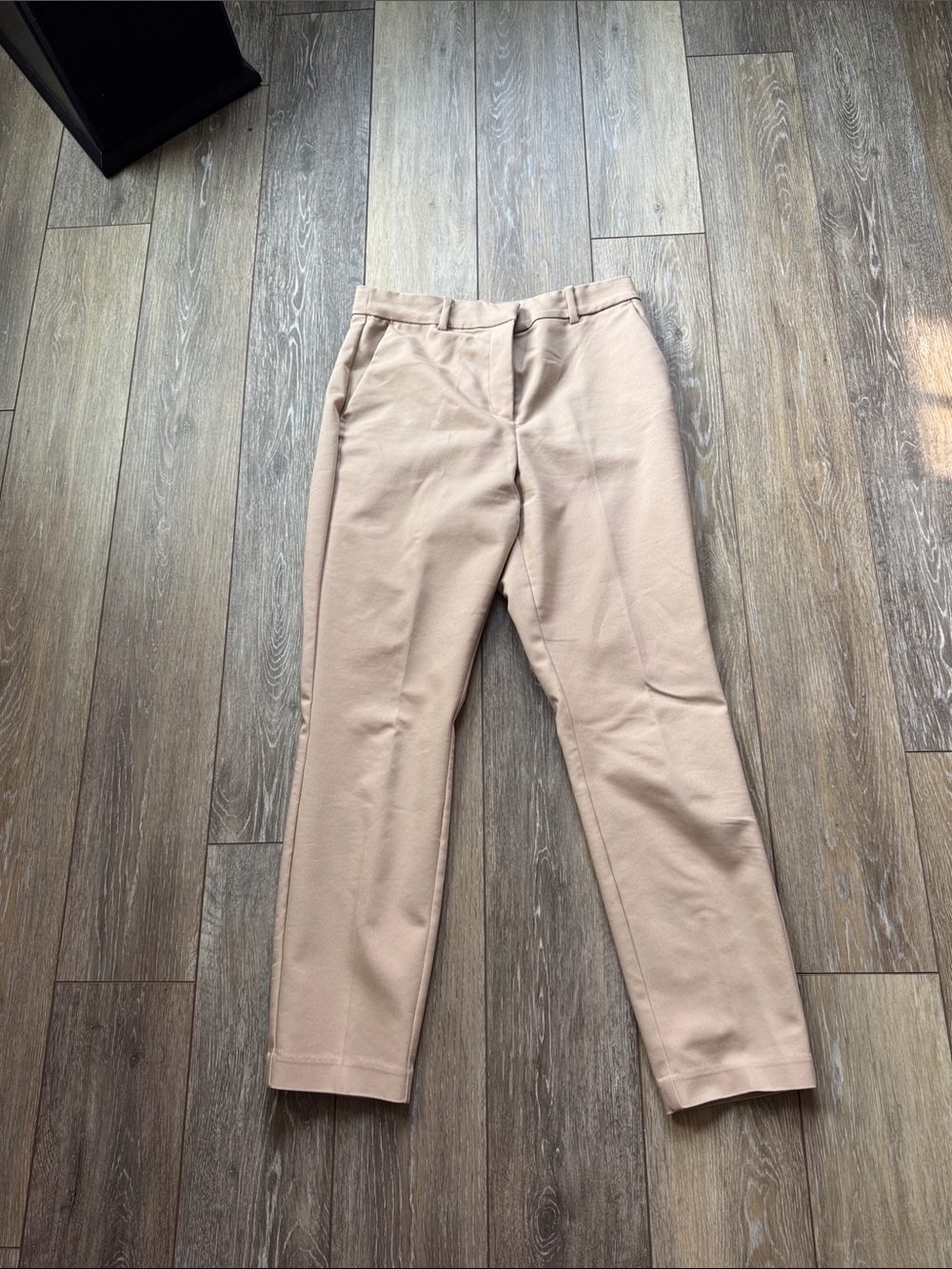H&M Women Chinos in Light Tan